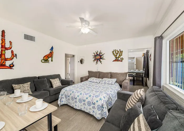 3br 2ba Jacuzzi Putting Close To Airport