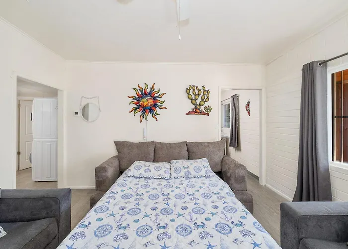 3br 2ba Jacuzzi Putting Close To Airport Holiday home *