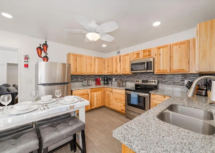 3br 2ba Jacuzzi Putting Close To Airport * Tucson