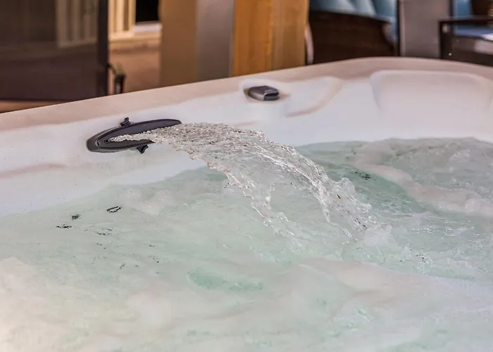 3br 2ba Jacuzzi Putting Close To Airport Holiday home *